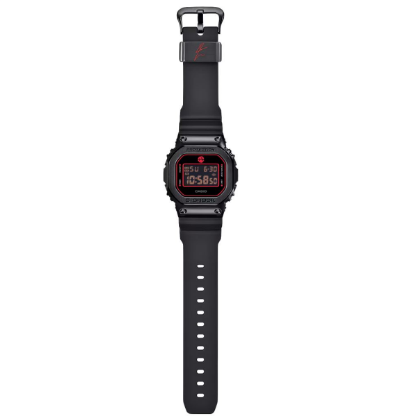 Casio GM-5600RH-1DR Kol Saati