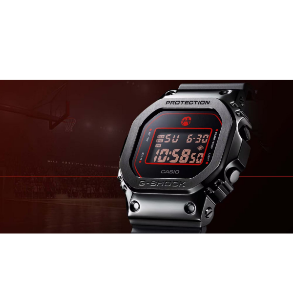 Casio GM-5600RH-1DR Kol Saati