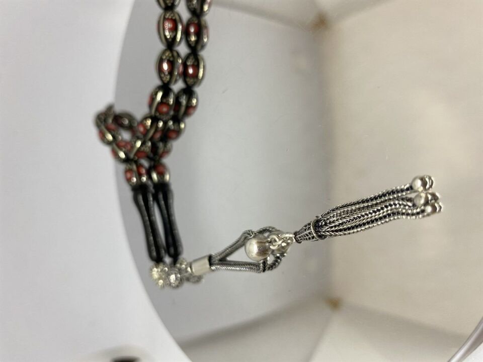 Tesbih TSBH0149HK 925 Ayar Gümüş Püsküllü Gümüş-Mercan İşlemeli Beyzi Kesim Usta El İşçilikli Erzurum Oltu Tesbih