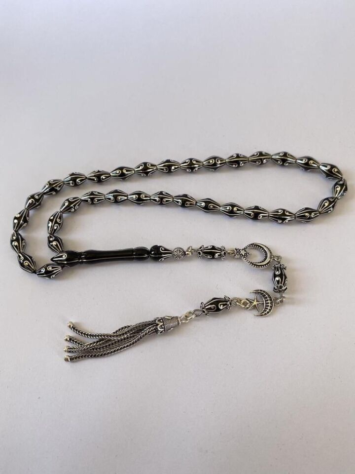 Tesbih TSBH0267BC 1000 Ayar Gümüş Püsküllü Gümüş Oyma İşlemeli Özel Kesim Nakkaş İşçilik Erzurum Oltu Taşı Tesbih