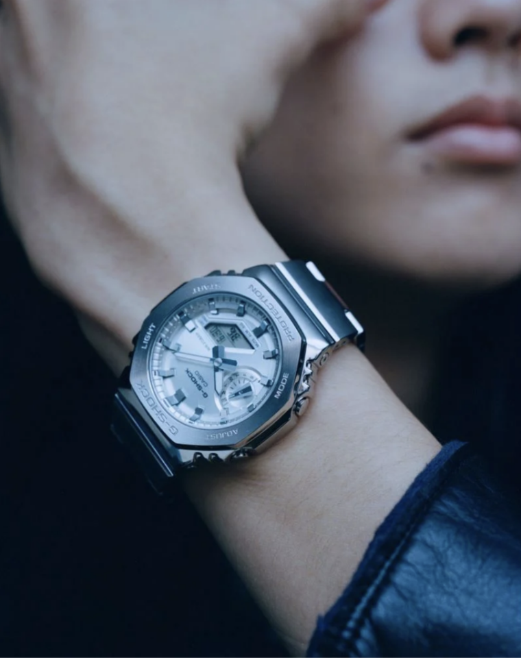 Casıo GM-2110D-7ADR Kol Saati