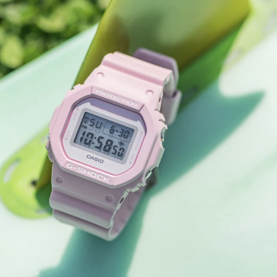 Casio DW-5600SC-4DR-D Kol Saati